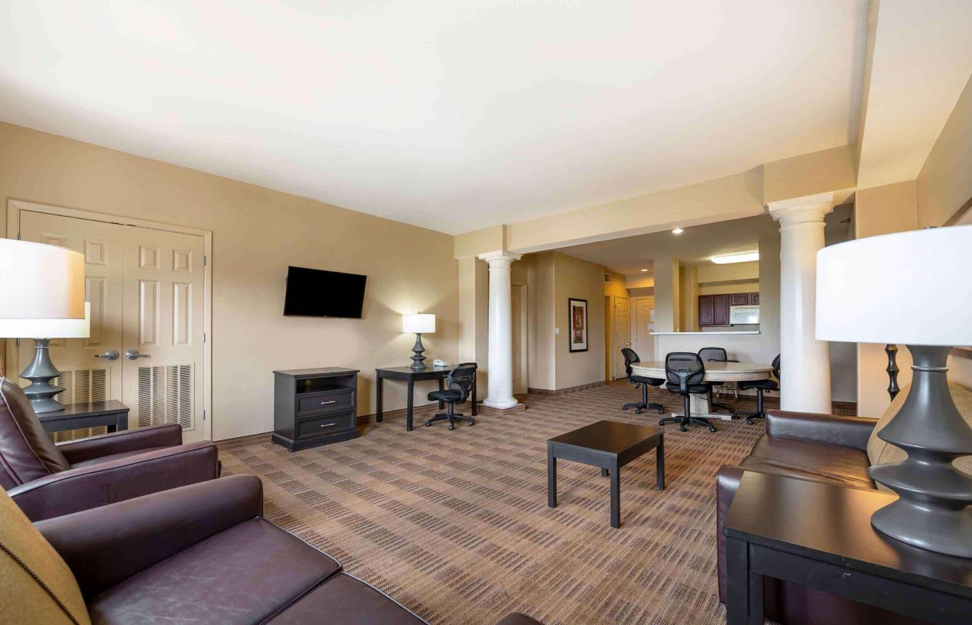 Extended America - - Northwest - I-465 Hotel 2*